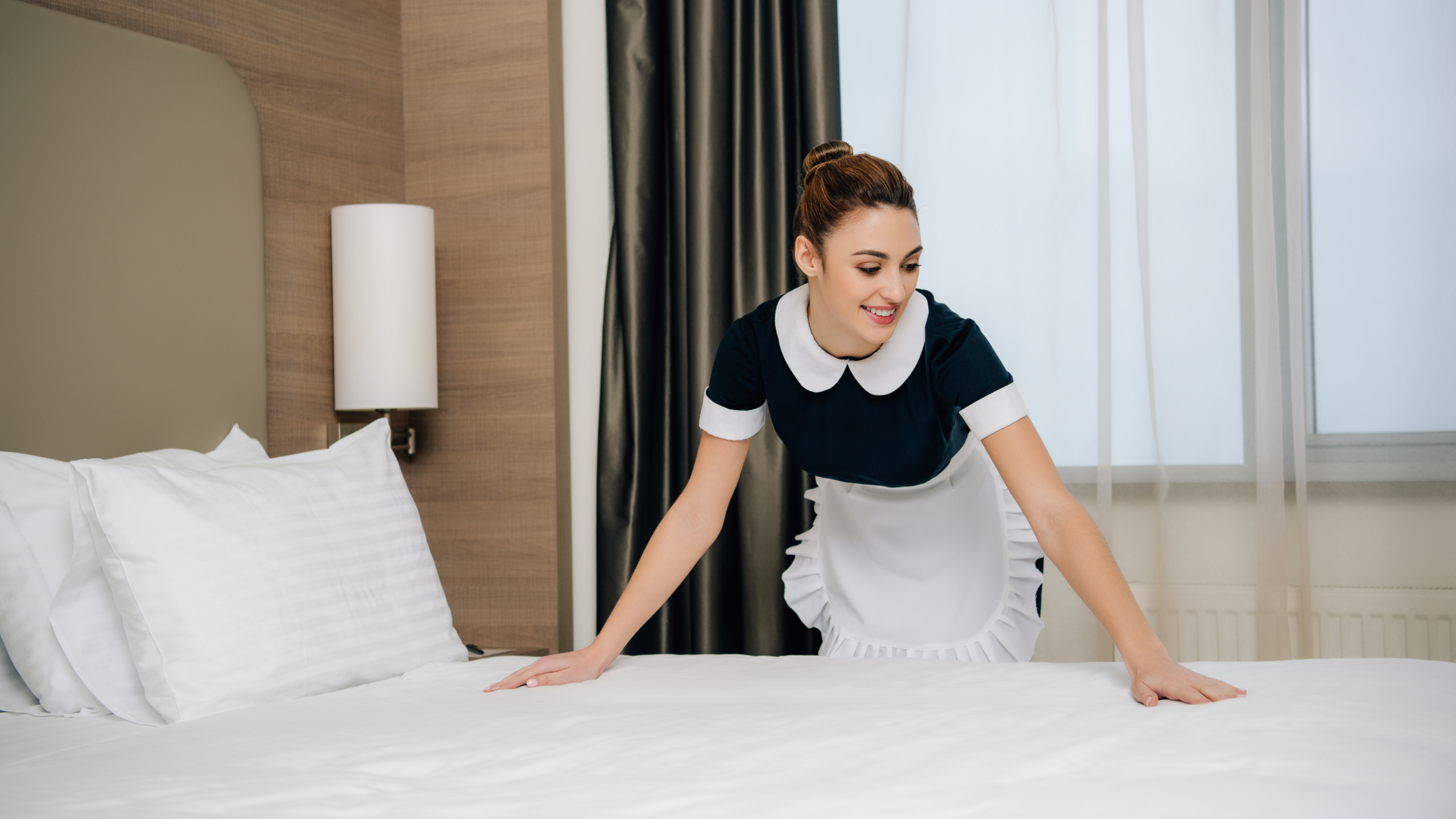Pourquoi de plus en plus d’hôtels externalisent leur housekeeping
